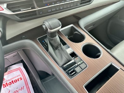 2022 Toyota Sienna XLE 8 Passenger