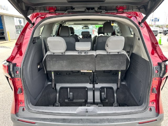 2022 Toyota Sienna XLE 8 Passenger