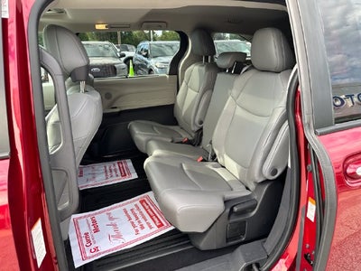 2022 Toyota Sienna XLE 8 Passenger