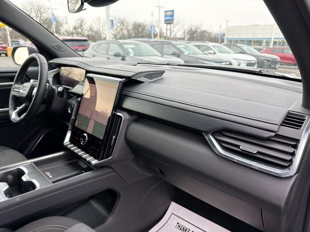 2025 GMC ACADIA - Image 27