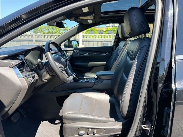 2022 Cadillac XT5 Premium Luxury