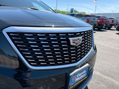 2022 Cadillac XT5 Premium Luxury