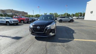 2024 Nissan Kicks SR