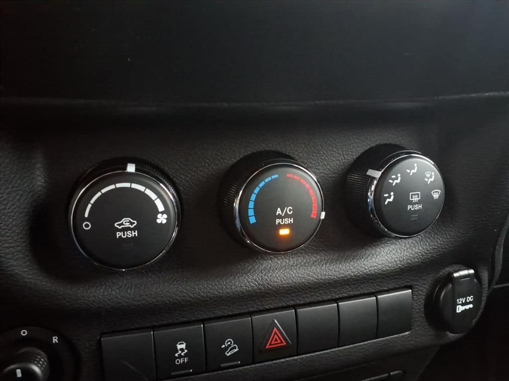 2018 JEEP WRANGLER JK - Image 11