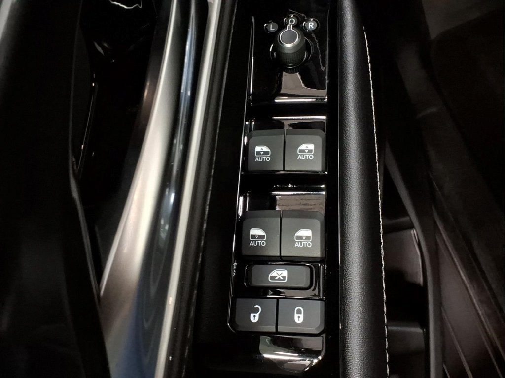 2023 Jeep Wagoneer Base