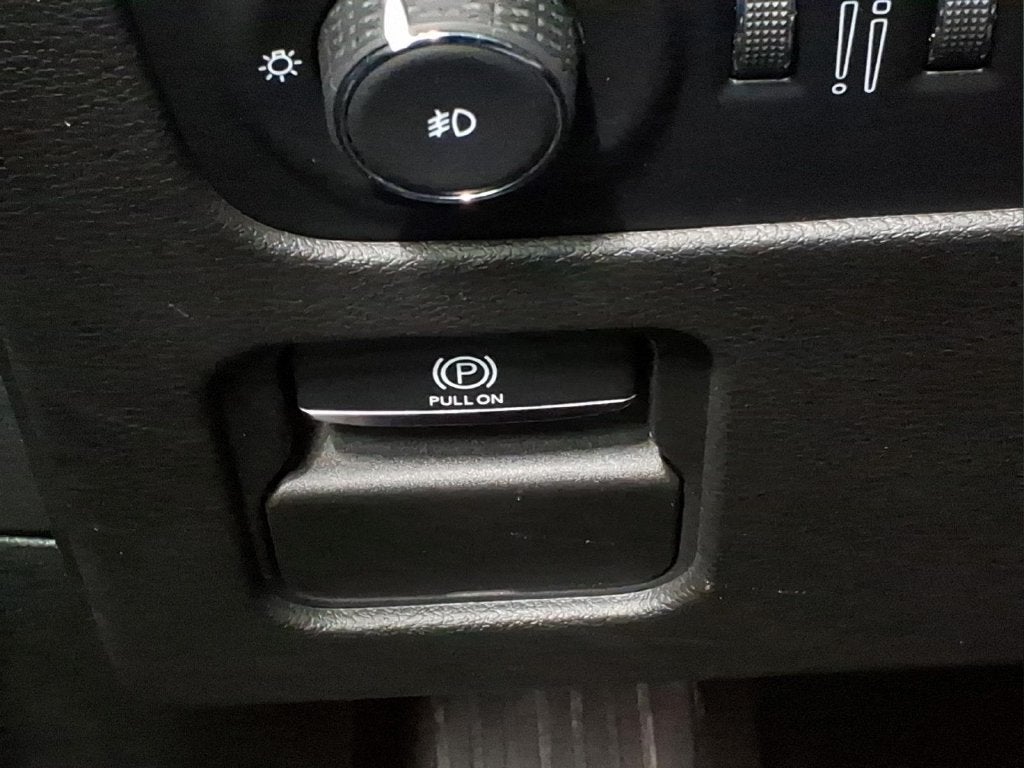 2023 Jeep Wagoneer Base