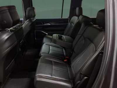 2023 Jeep Wagoneer Base