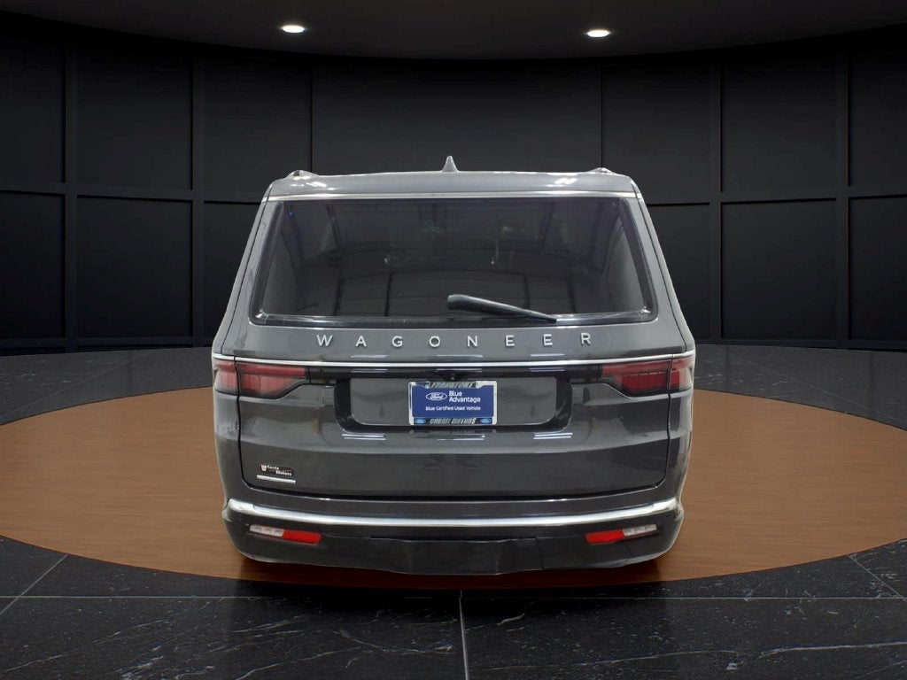 2023 Jeep Wagoneer Base