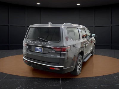 2023 Jeep Wagoneer Base