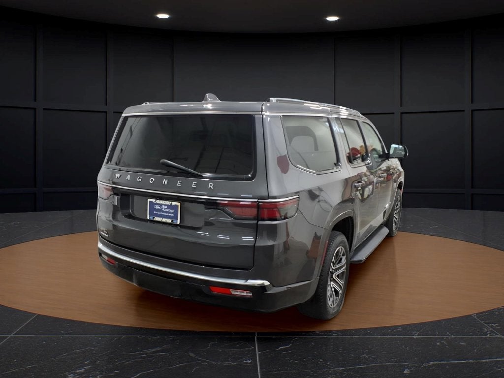 2023 Jeep Wagoneer Base