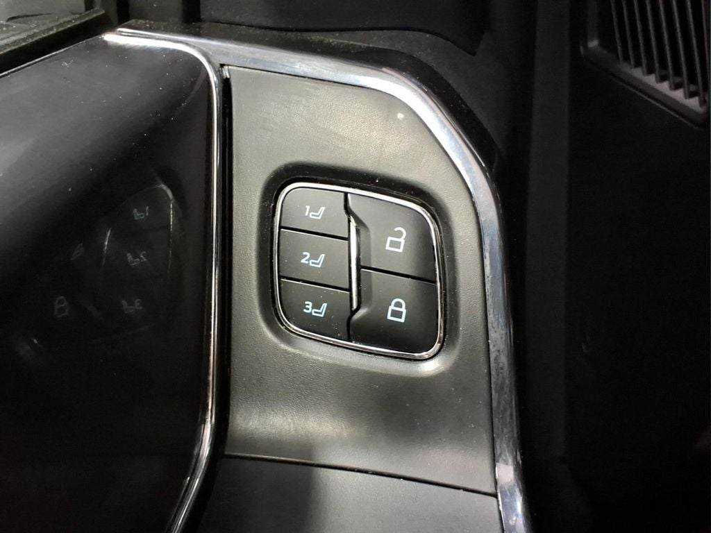 2025 Ford F-150 Lightning Platinum