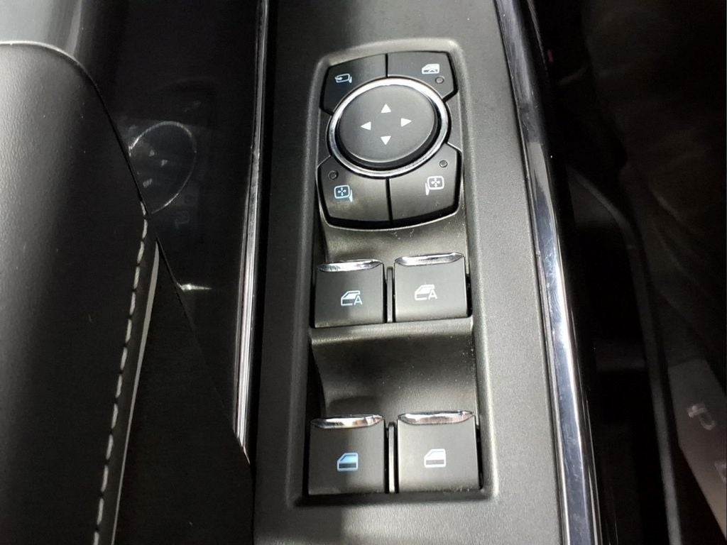 2025 Ford F-150 Lightning Platinum