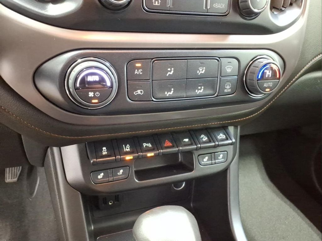 2022 GMC Canyon AT4 w/Leather
