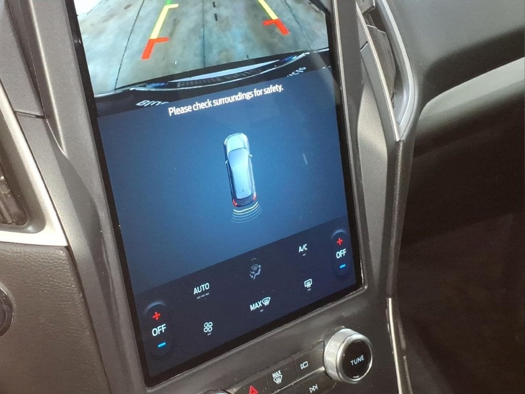 2022 Ford Edge SE