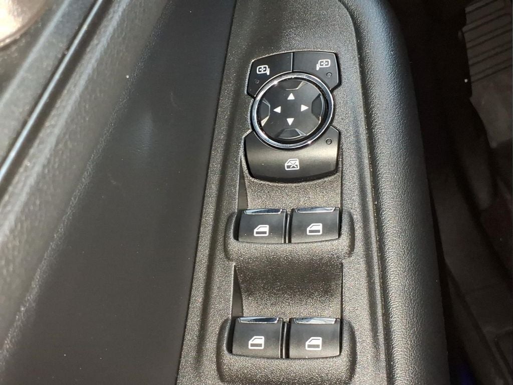 2023 Ford Edge SE