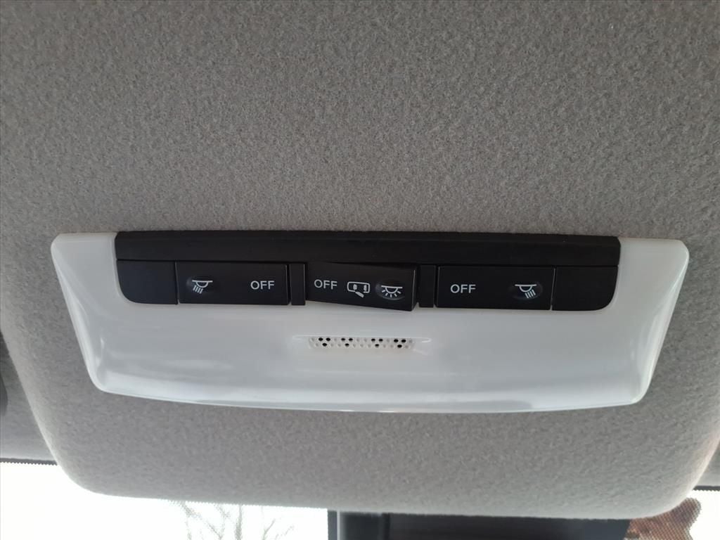 2023 NISSAN VERSA - Image 24