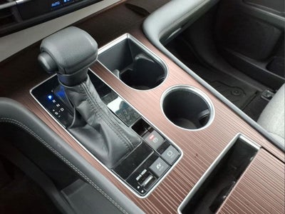2022 Toyota Sienna LE 8 Passenger