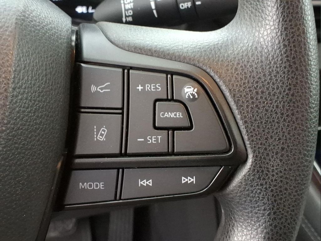 2022 Toyota Sienna LE 8 Passenger