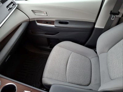 2022 Toyota Sienna LE 8 Passenger