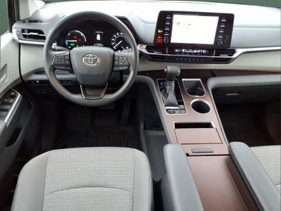 2022 Toyota Sienna LE 8 Passenger