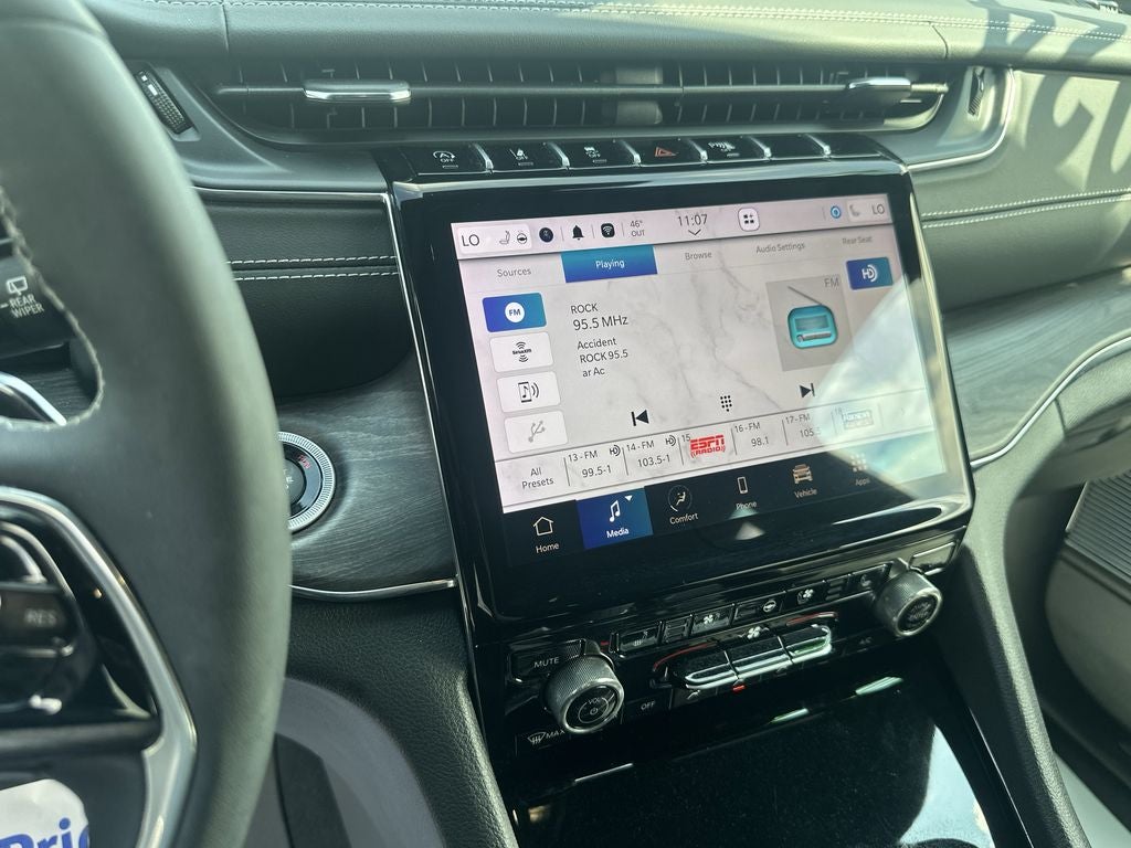 2024 Jeep Grand Cherokee Overland Luxury Group