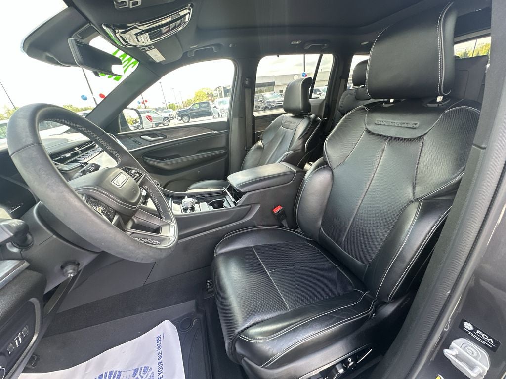 2024 Jeep Grand Cherokee Overland Luxury Group