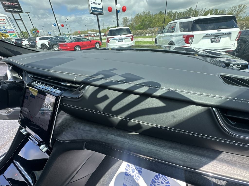 2024 Jeep Grand Cherokee Overland Luxury Group