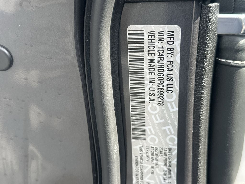 2024 Jeep Grand Cherokee Overland Luxury Group
