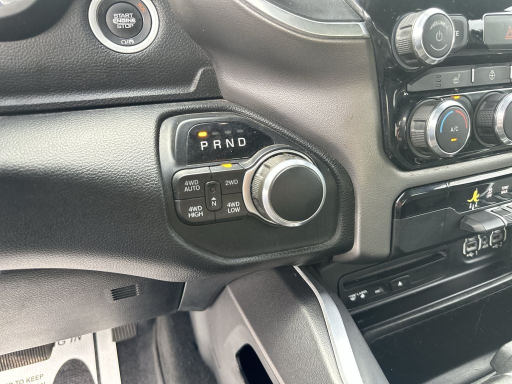 2019 RAM 1500 Big Horn/Lone Star Level 2 Black Appearance Package