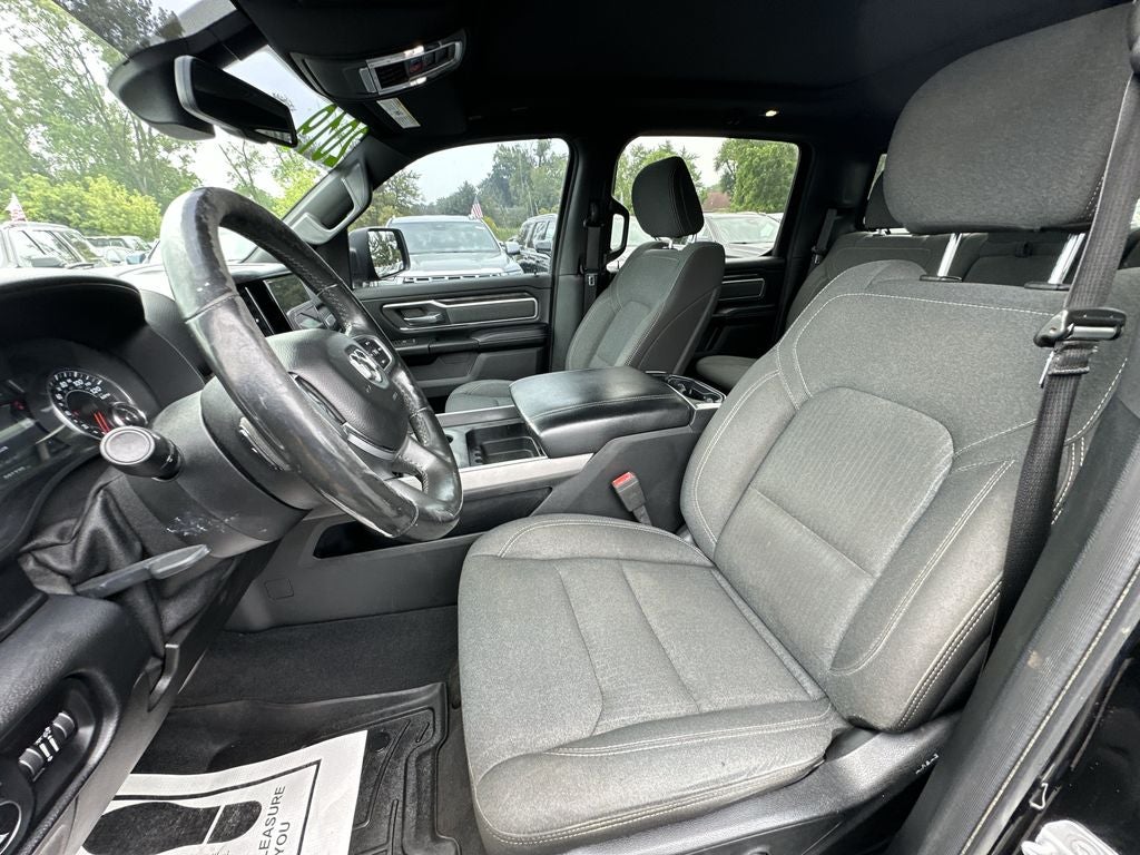2019 RAM 1500 Big Horn/Lone Star Level 2 Black Appearance Package