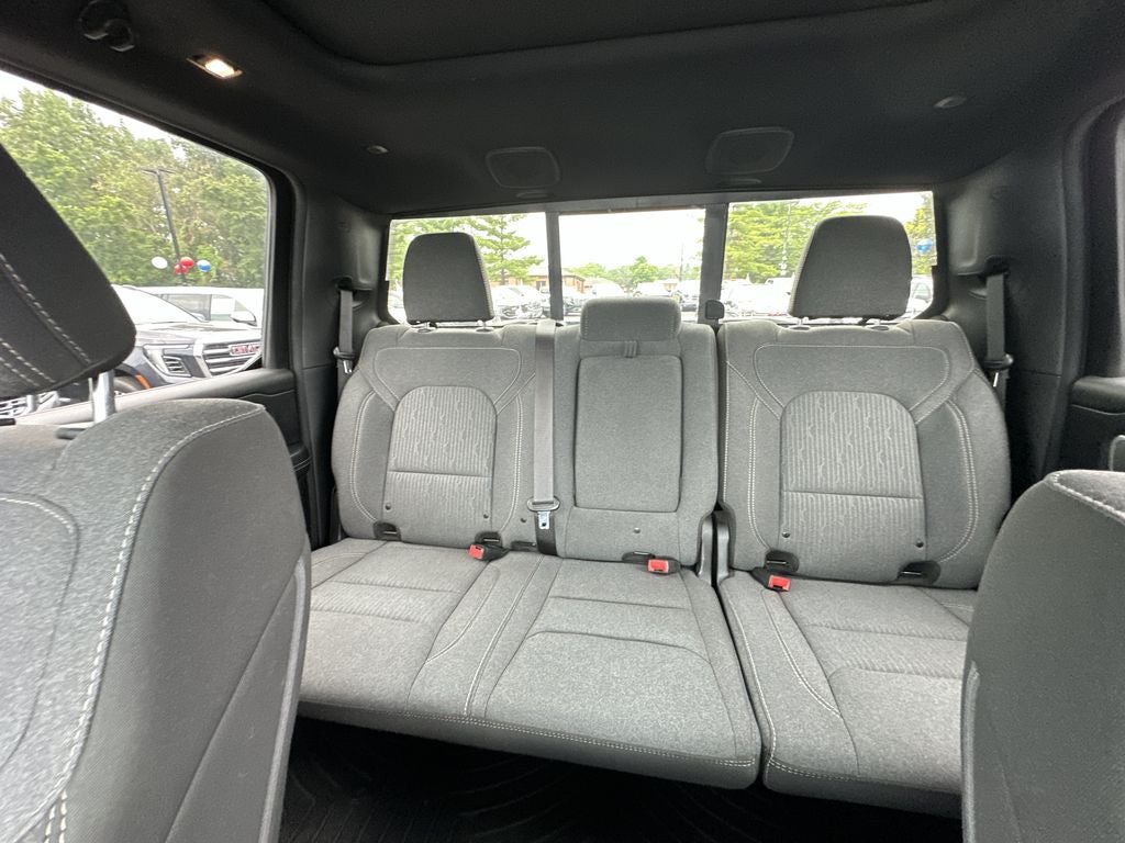 2019 RAM 1500 Big Horn/Lone Star Level 2 Black Appearance Package