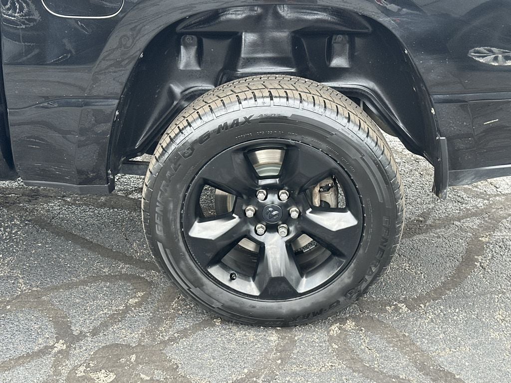 2019 RAM 1500 Big Horn/Lone Star Level 2 Black Appearance Package