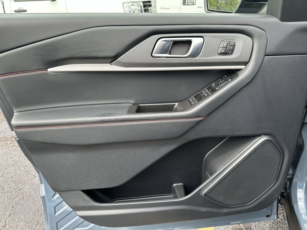 2025 Ford Explorer ST-Line Premium Street Pack