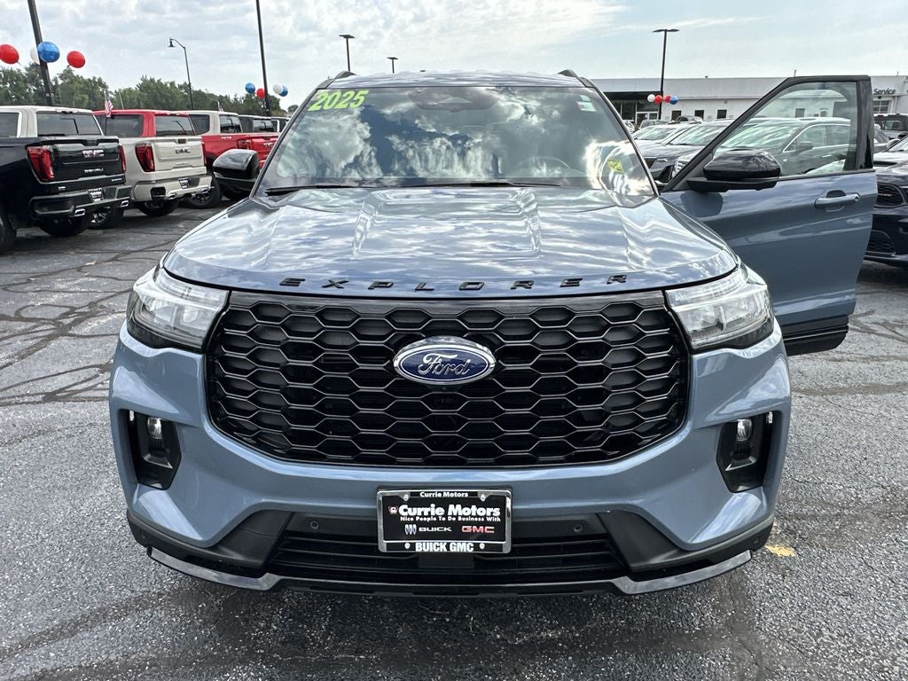 2025 Ford Explorer ST-Line Premium Street Pack