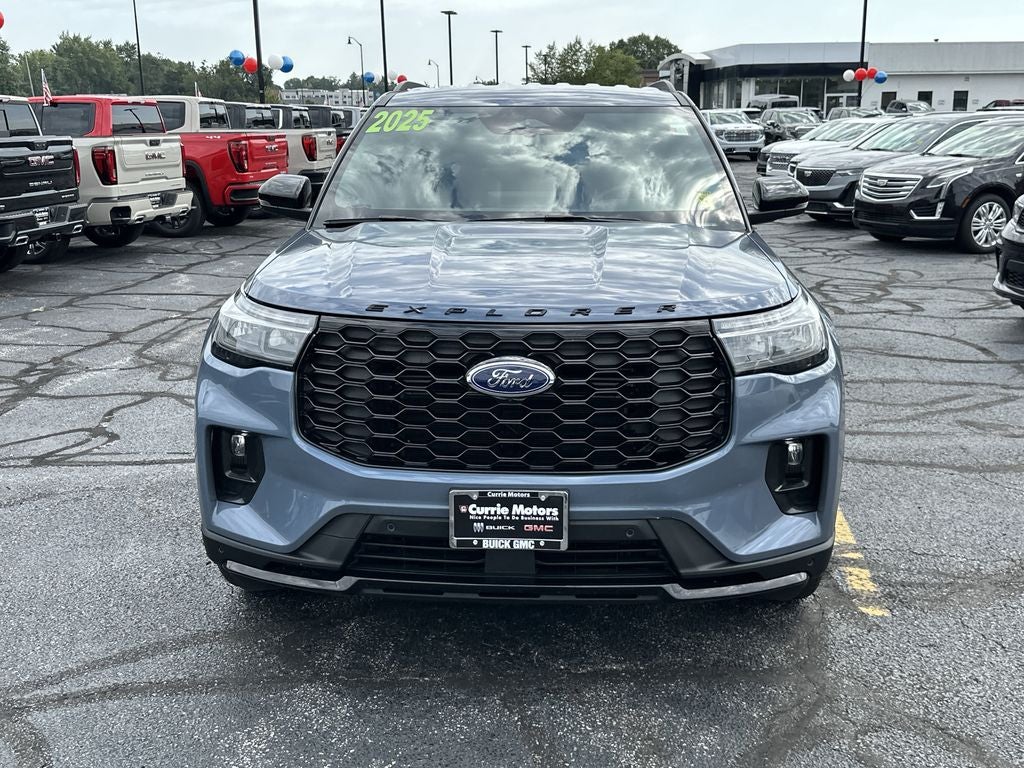 2025 Ford Explorer ST-Line Premium Street Pack