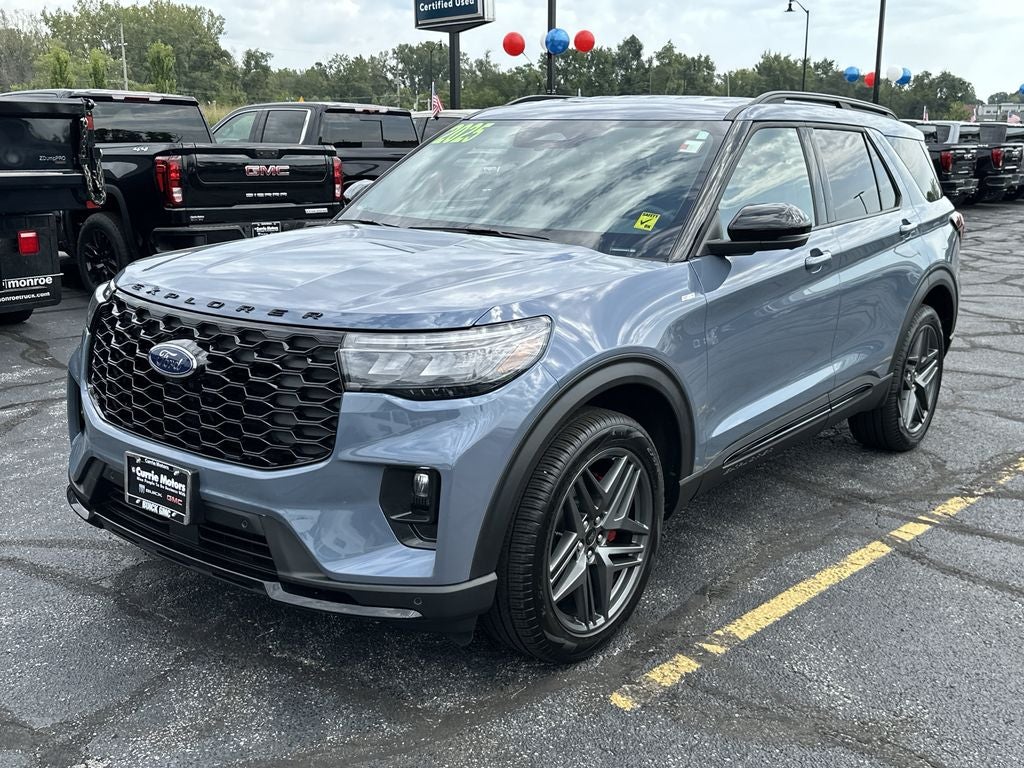 2025 Ford Explorer ST-Line Premium Street Pack