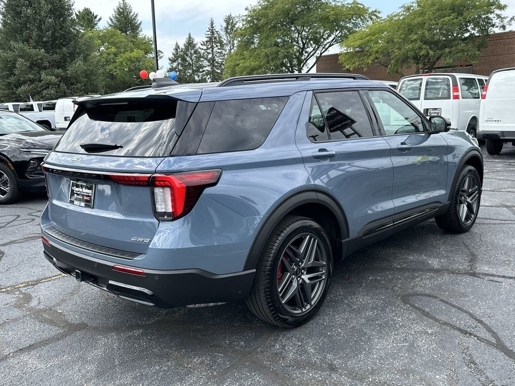 2025 Ford Explorer ST-Line Premium Street Pack