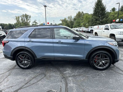 2025 Ford Explorer ST-Line Premium Street Pack