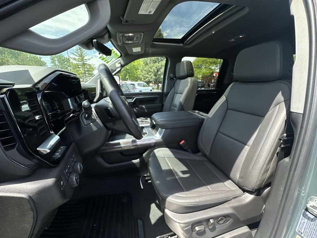2025 Chevrolet Silverado 3500HD LTZ Premium
