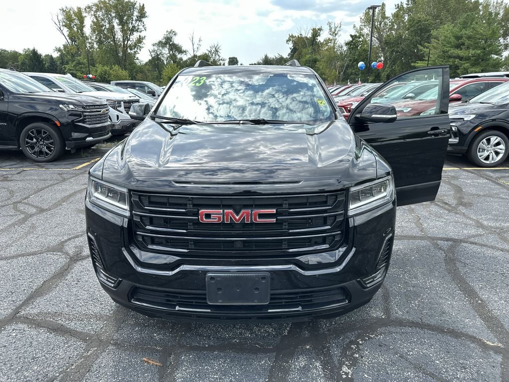 2023 GMC Acadia SLE