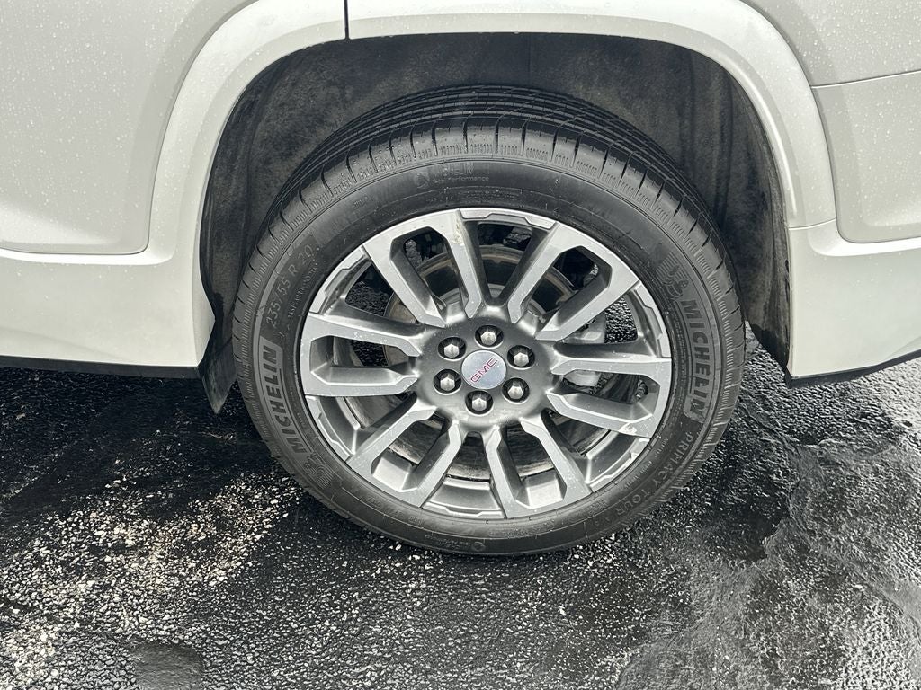 2022 GMC Acadia Denali