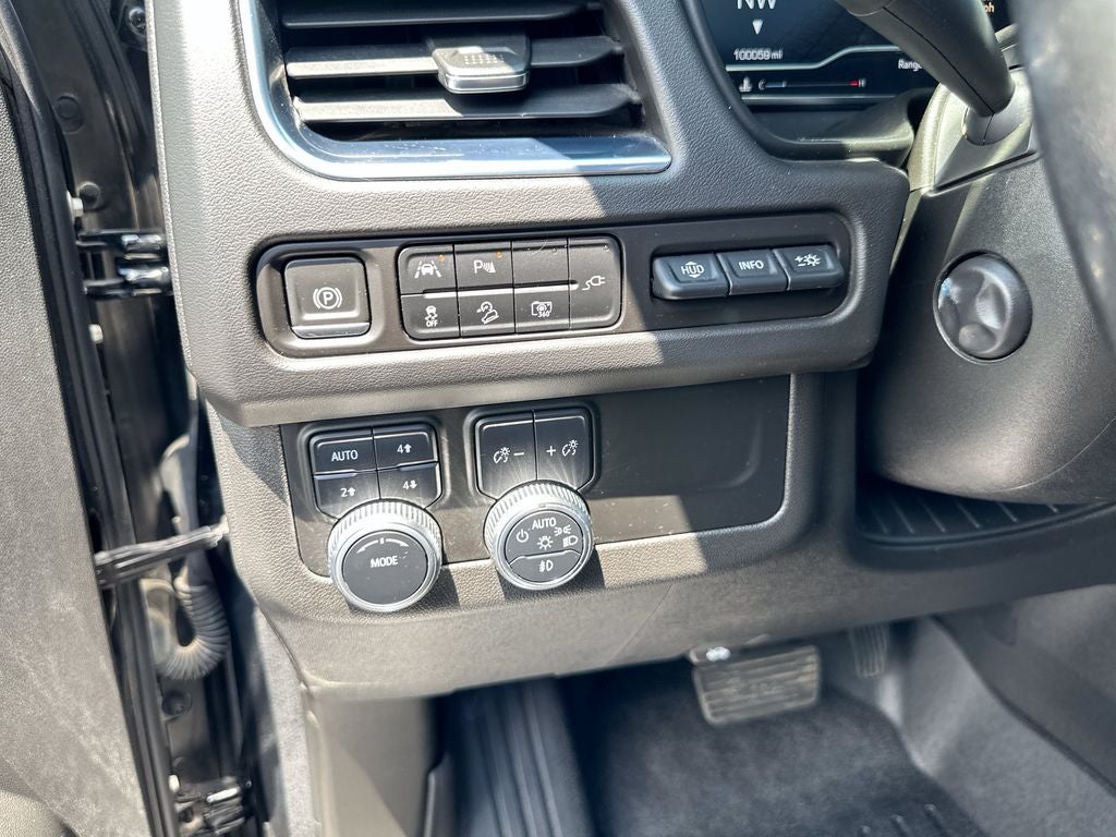 2022 GMC Yukon XL AT4