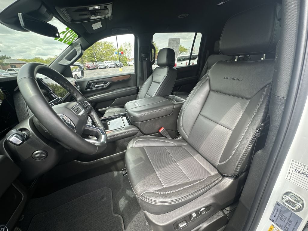 2025 GMC Yukon XL Denali