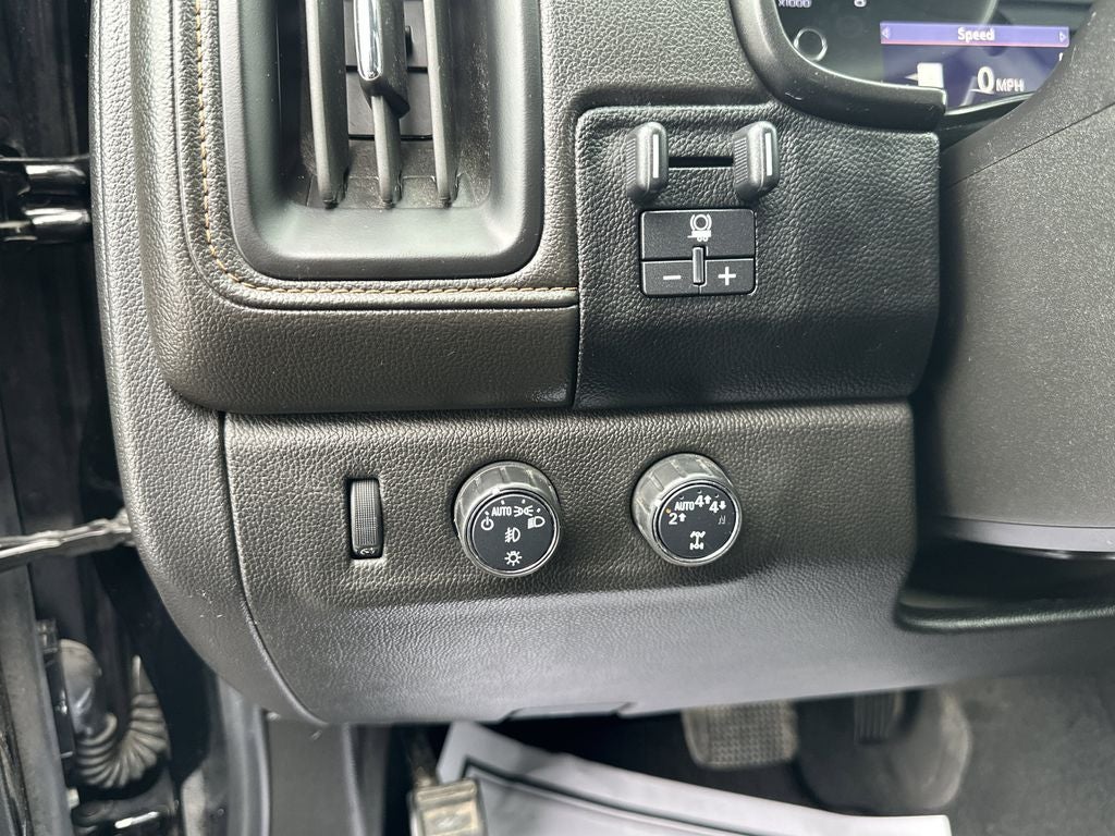 2022 GMC Canyon AT4 w/Leather