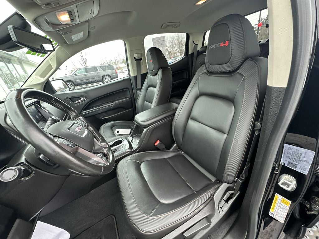 2022 GMC Canyon AT4 w/Leather