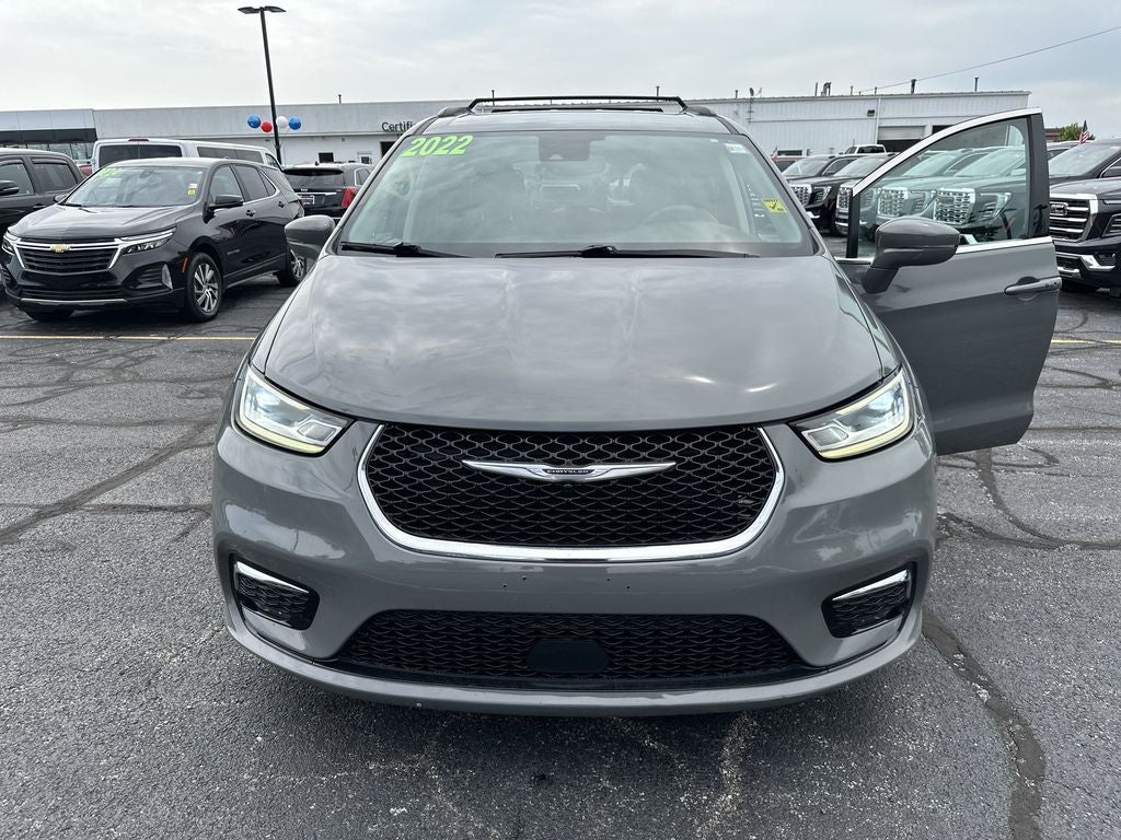 2022 Chrysler Pacifica Touring L