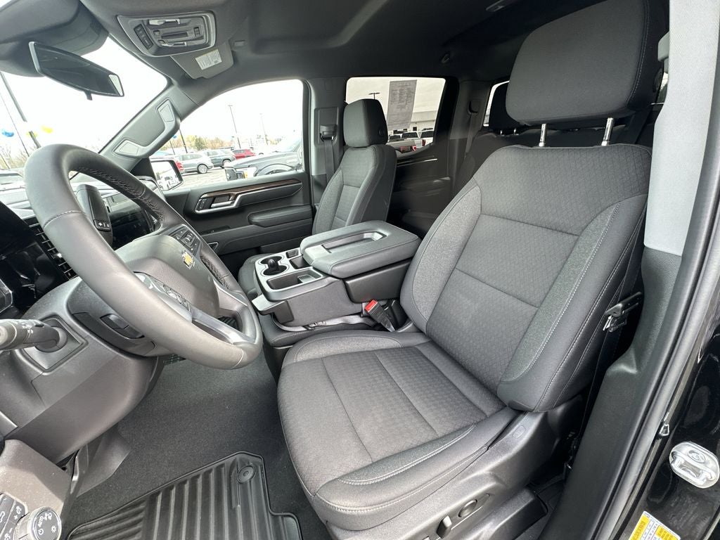 2025 Chevrolet Silverado 1500 LT LT1