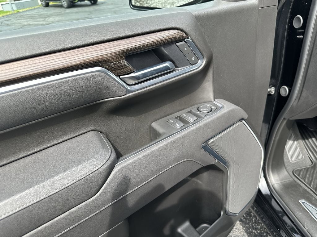 2025 Chevrolet Silverado 1500 LT LT1