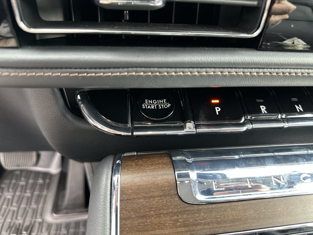 2025 Lincoln Aviator Reserve Illumination package
