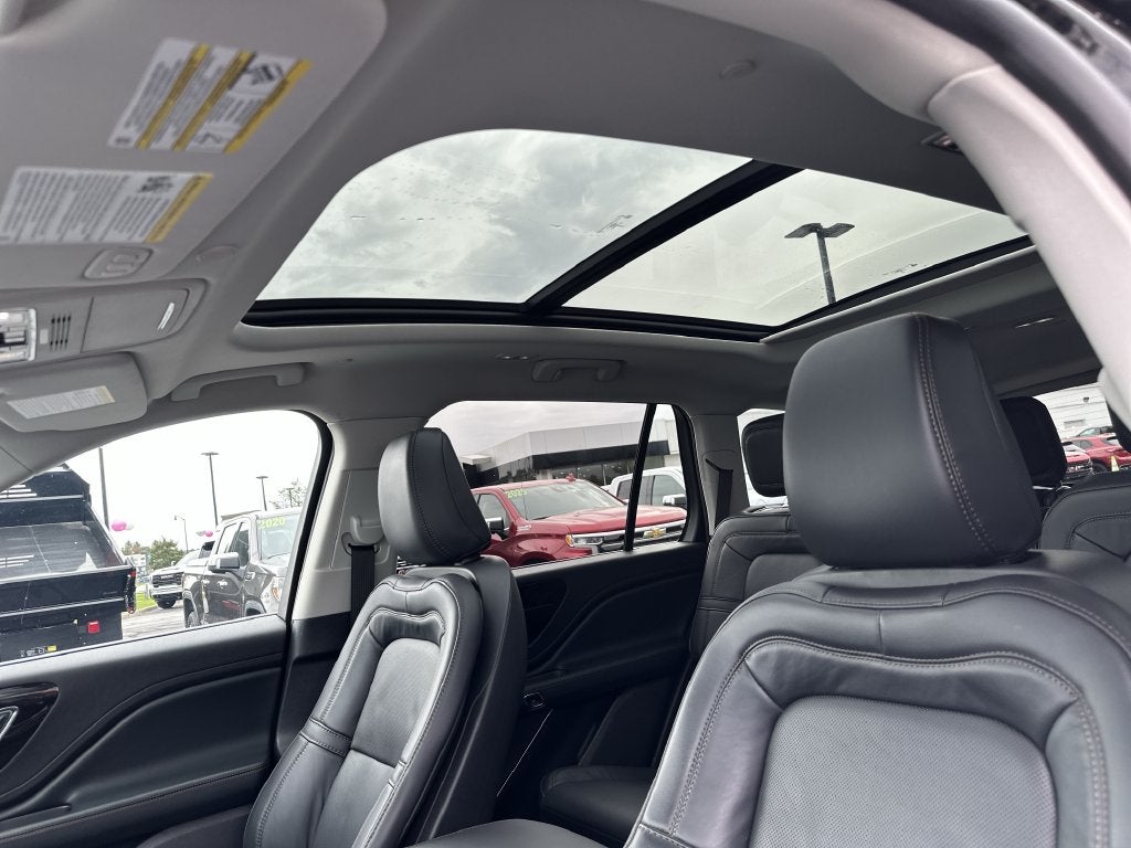 2025 Lincoln Aviator Reserve Illumination package
